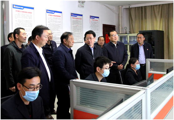 安徽省副省長(zhǎng)、市委書記楊光榮來(lái)到集團(tuán)公司調(diào)研安全生產(chǎn)工作